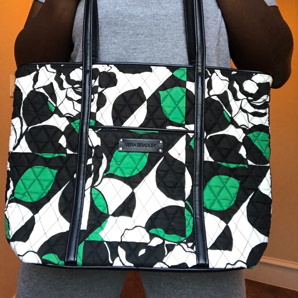 Medium sized vera bradley tote bag